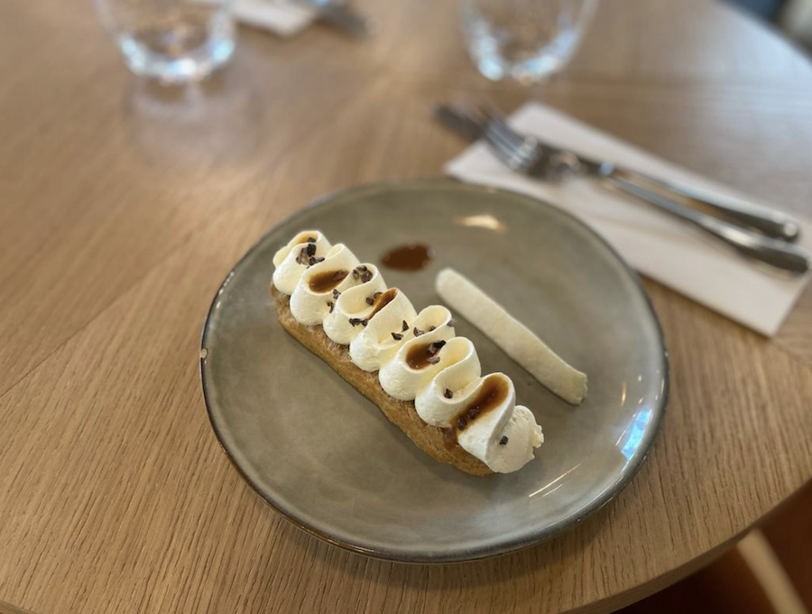 plat traditionnel servi chez Linette, restaurant près du mémorial de Caen